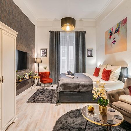 Sweet Dreams At Opera House Downtown Apartment Budapest Exterior photo